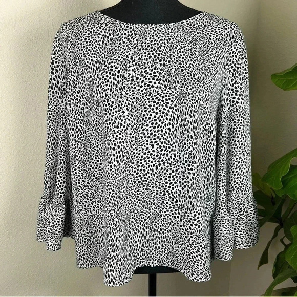 Black White Women’s Animal Print Bell Sleeve Blouse - Picture 11 of 12